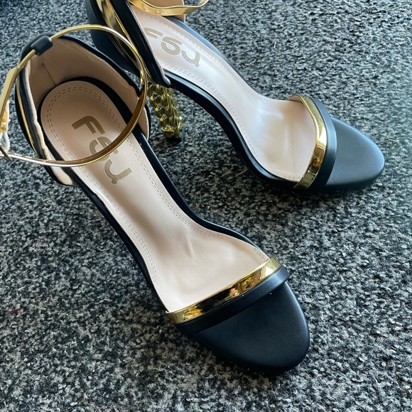 Ladies' Fashion Gold Metal Tone chain heel Party Pumps - Picture 8 of 12